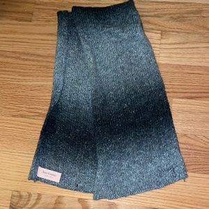 🏷SALE🏷Juicy Couture Knit Gray Ombre Scarf
